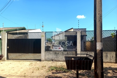 CASA A VENDA NO JARDIM DAS ACACIAS