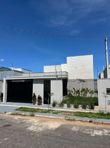 CASA À VENDA RIVIERA SUÍÇA REF: 35