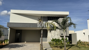 CASA EM CONDOMÍNIO LOCALIZADO(A) NO BAIRRO CONDOMÍNIO PORTAL DA MATA EM SINOP / REF.:103