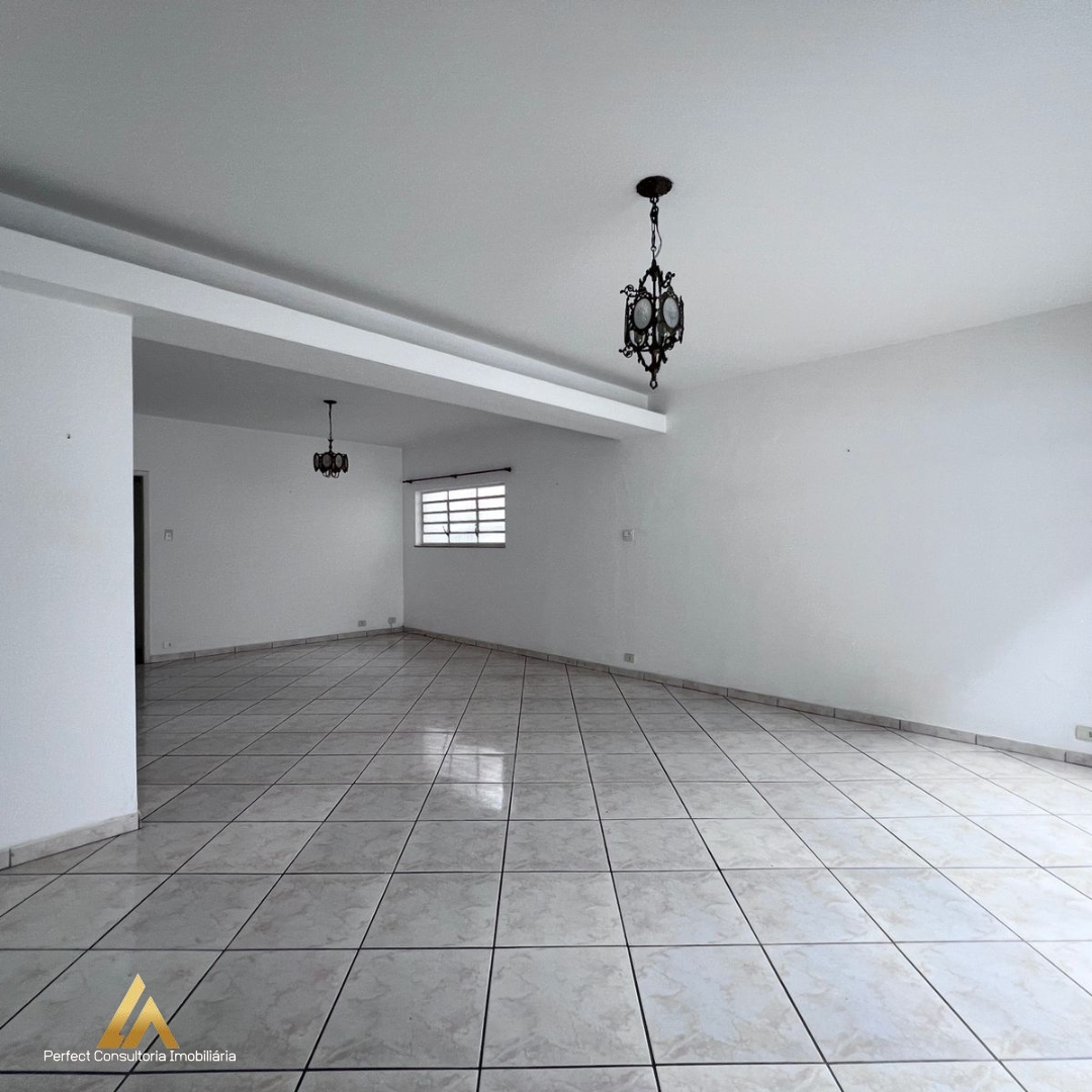 CASA PARA LOCAÇÃO DE 3 DORMITORIOS SENDO 1 SUITE NO JARDIM SANTA CLARA TAUBATÉ/SP