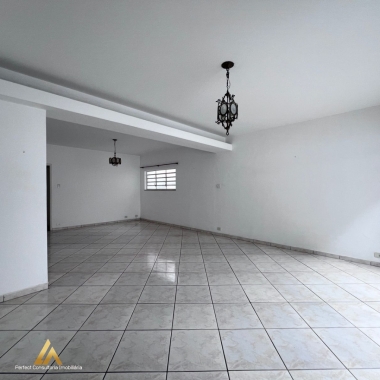 CASA PARA LOCAÇÃO DE 3 DORMITORIOS SENDO 1 SUITE NO JARDIM SANTA CLARA TAUBATÉ/SP