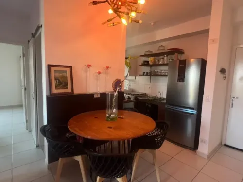 Apartamento mobiliado de dois dormitórios para locação no condominio pátio home resort em taubaté sp.