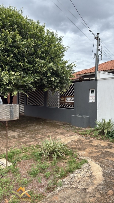 CASA PARA LOCAÇÃO NA AVENIDA SENADOR JONAS PINHEIRO